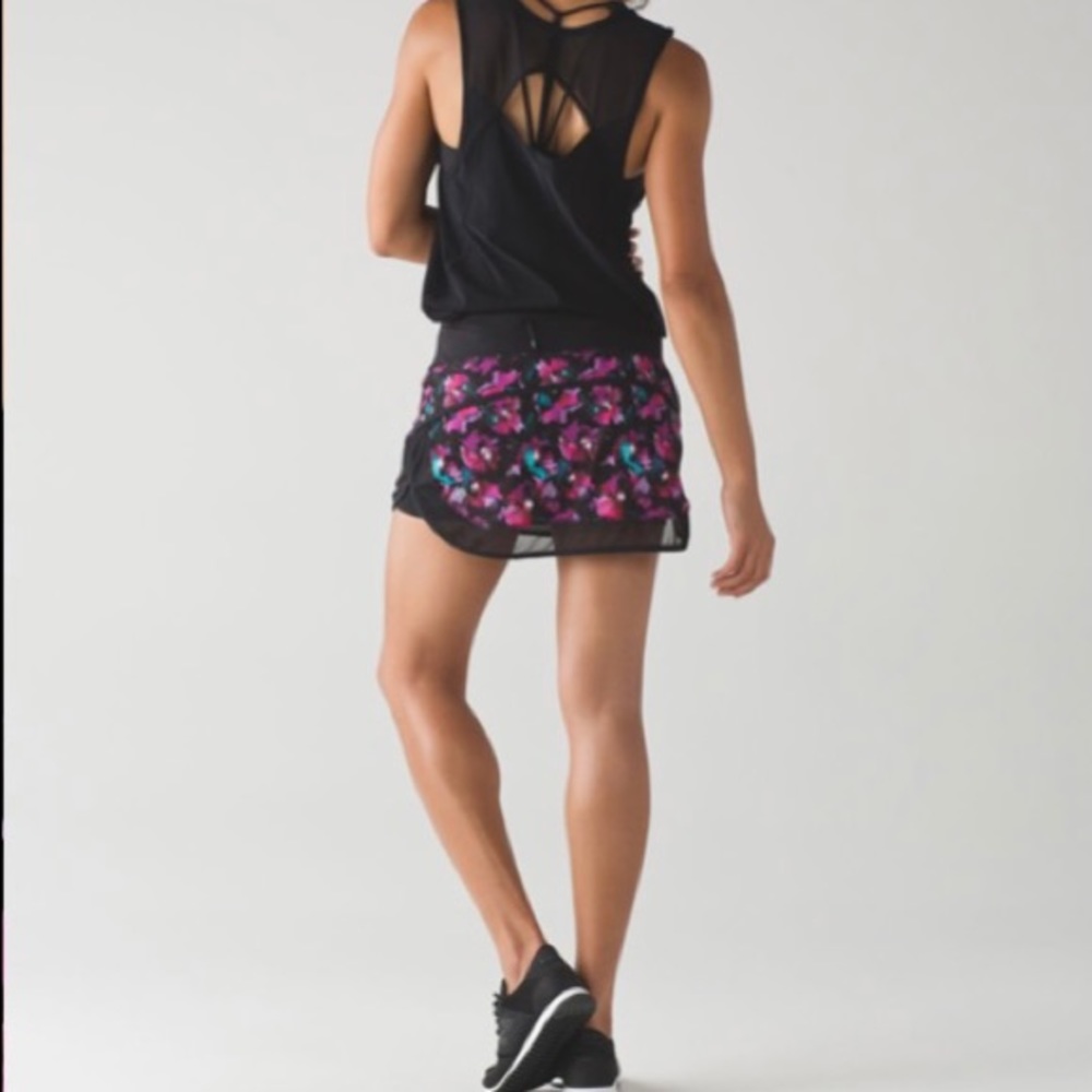 💕Lululemon Hotty Hot Skirt II Mini Midnight Bloom 8💕
